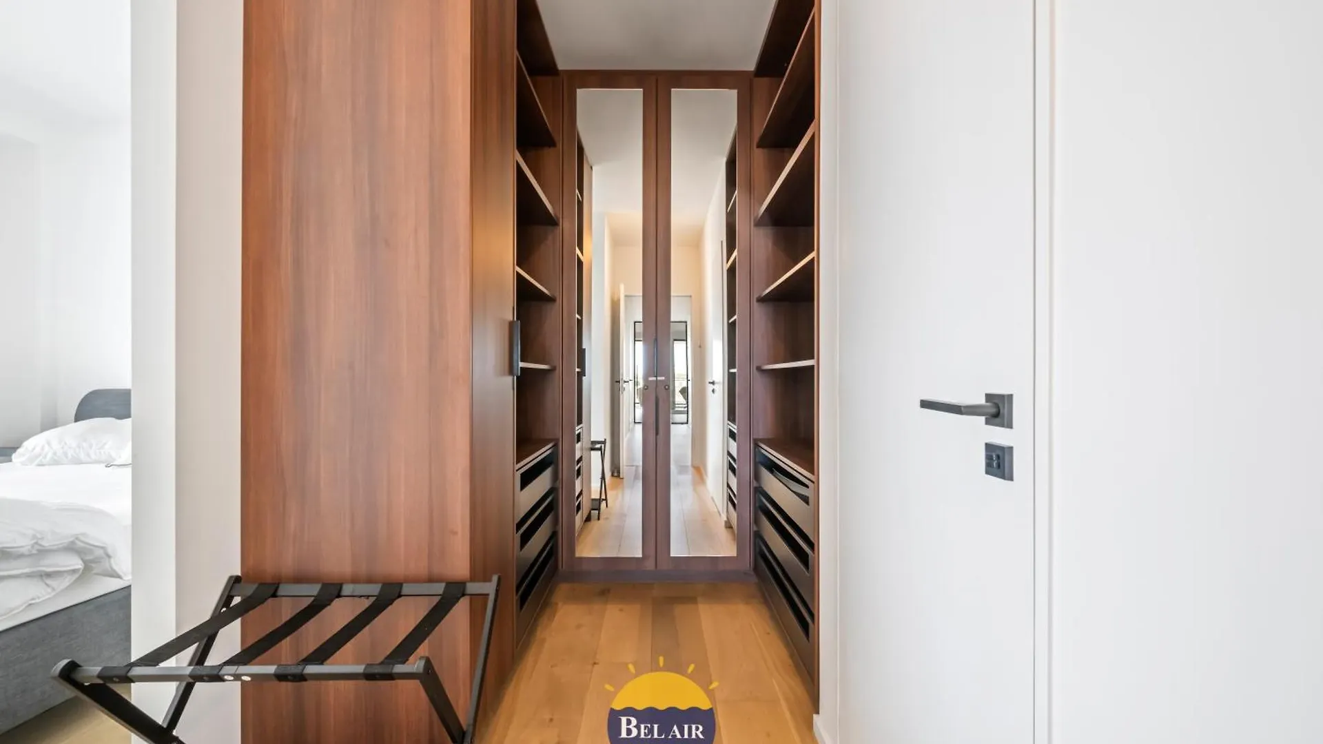 Stylish And Luxurious 3-Bedroom Apartment With A Large Sunny Terrace T19 Ostend