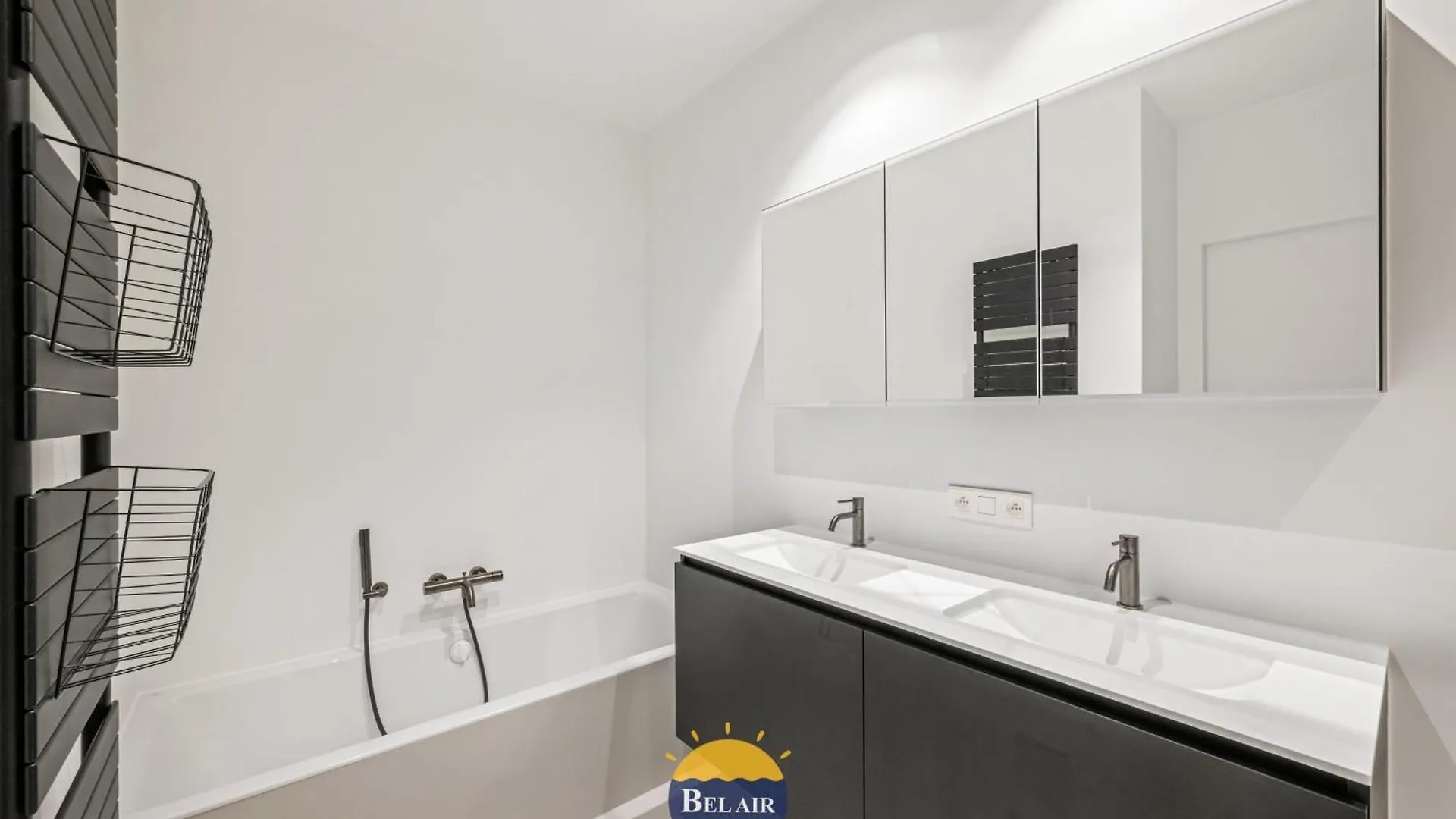 Stylish And Luxurious 3-Bedroom Apartment With A Large Sunny Terrace T19 Ostend